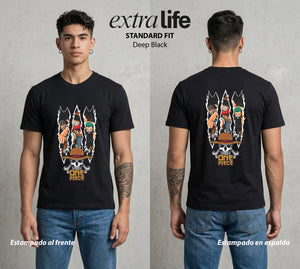Mar de los Piratas | Tres Espadas #03355 - Playera Standard Fit | Deep Black - Foto en modelo