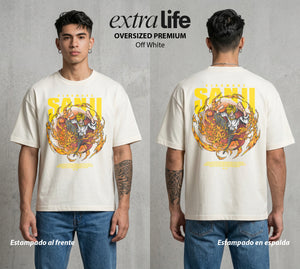 Mar de los Piratas | Patada Llameante #03368 - Playera Oversized Premium | Off White - Foto en modelo
