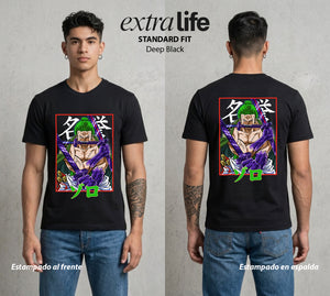 Mar de los Piratas | Cazador de Espadas #03393 - Playera Standard Fit | Deep Black - Foto en modelo