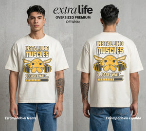 El Mundo Entrenador | El Rayo de Kanto en el Gym #03449 - Playera Oversized Premium | Off White - Foto en modelo