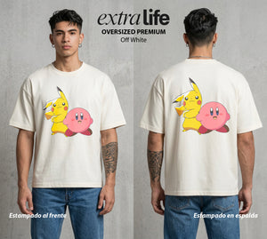 Varios Mundos | El Rayo de Kanto #03451 - Playera Oversized Premium | Off White - Foto en modelo
