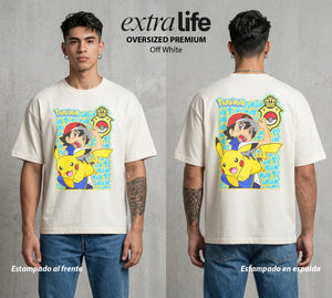 El Mundo Entrenador | El Rayo de Kanto #03457 - Playera Oversized Premium | Off White - Foto en modelo