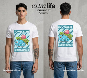 El Mundo Entrenador | La Flor Media #03511 - Playera Standard Fit | Pure White - Foto en modelo