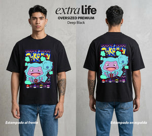 El Mundo Entrenador | La Navidad del Veneno Navidad Gamer #03515 - Playera Oversized Premium | Deep Black - Foto en modelo