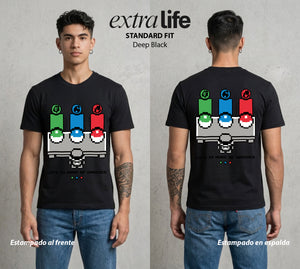 El Mundo Entrenador | Los Iniciales del Bien #03563 - Playera Standard Fit | Deep Black - Foto en modelo