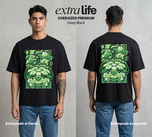 El Mundo Entrenador | La Evolucion Floral Evolucion #03568 - Playera Oversized Premium | Deep Black - Foto en modelo