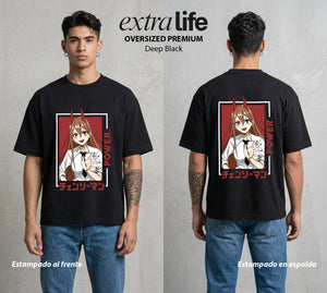 El Contrato Infernal | La Demoniaca Favorita #03578 - Playera Oversized Premium | Deep Black - Foto en modelo