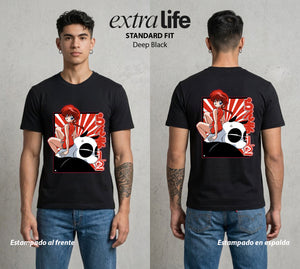 El Dojo del Caos | El Hijo y el Panda #03606 - Playera Standard Fit | Deep Black - Foto en modelo