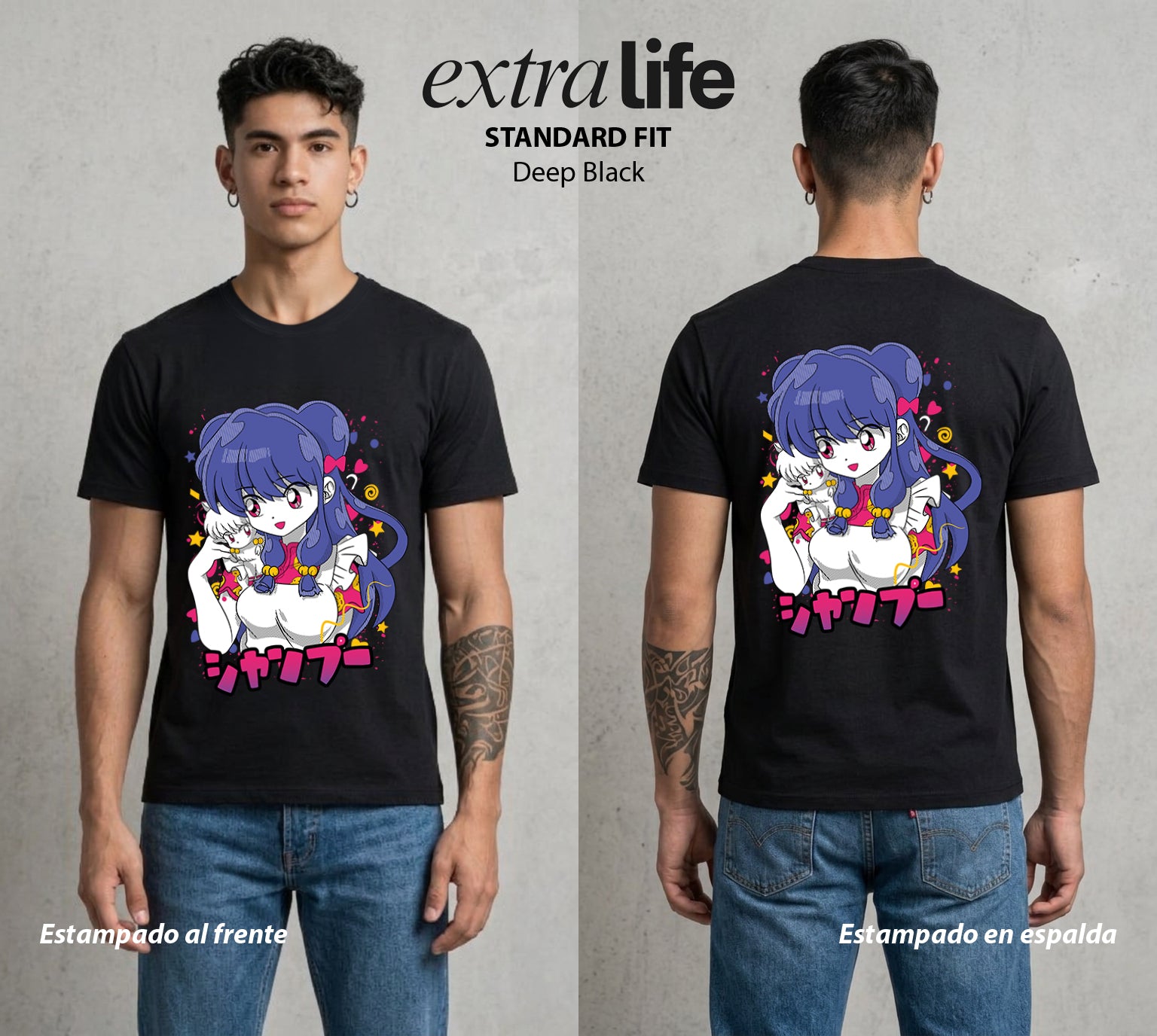 El Dojo del Caos | La China del Cafe #03611 - Playera Standard Fit | Deep Black - Foto en modelo