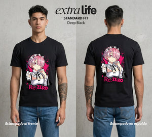 El Regreso del Tiempo | La Hermana del Cuerno #03616 - Playera Standard Fit | Deep Black - Foto en modelo