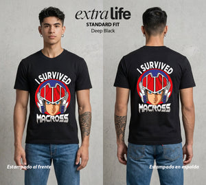 La Cancion del Cosmos | El Sobreviviente del Cosmos #03703 - Playera Standard Fit | Deep Black - Foto en modelo