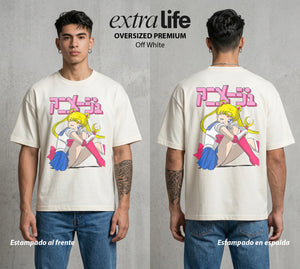 Las Guerreras del Cosmos | La Luna del Cosmos #03732 - Playera Oversized Premium | Off White - Foto en modelo