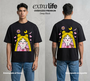 Las Guerreras del Cosmos | La Guerrera del Bien #03737 - Playera Oversized Premium | Deep Black - Foto en modelo