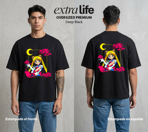 Las Guerreras del Cosmos | La Guerrera del Bien #03739 - Playera Oversized Premium | Deep Black - Foto en modelo