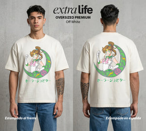Las Guerreras del Cosmos | El Rayo del Bien #03765 - Playera Oversized Premium | Off White - Foto en modelo