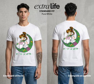 Las Guerreras del Cosmos | El Rayo del Bien #03765 - Playera Standard Fit | Pure White - Foto en modelo