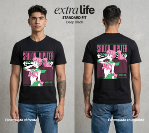Las Guerreras del Cosmos | La Guerrera del Trueno #03766 - Playera Standard Fit | Deep Black - Foto en modelo