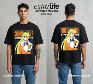 Las Guerreras del Cosmos | La Guerrera de Venus #03778 - Playera Oversized Premium | Deep Black - Foto en modelo