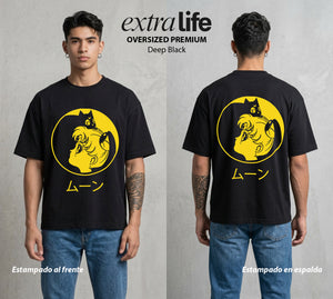 Las Guerreras del Cosmos | El Guardian Felino #03781 - Playera Oversized Premium | Deep Black - Foto en modelo