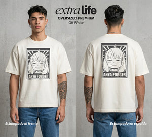 Los Caballeros del Cosmos | La Agente Telepática #03793 - Playera Oversized Premium | Off White - Foto en modelo