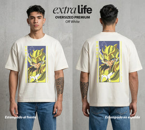 Los Caballeros del Cosmos | El Meteor del Cosmos #03837 - Playera Oversized Premium | Off White - Foto en modelo