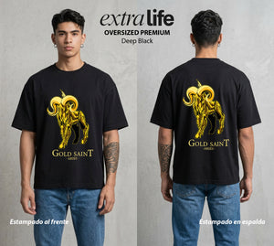 Los Caballeros del Cosmos | El Pegaso del Bien #03841 - Playera Oversized Premium | Deep Black - Foto en modelo