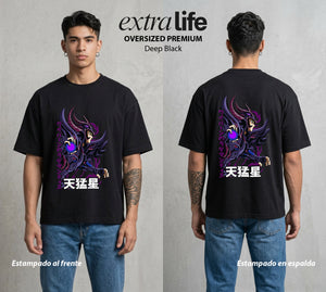 Los Caballeros del Cosmos | El Meteor del Cosmos #03848 - Playera Oversized Premium | Deep Black - Foto en modelo