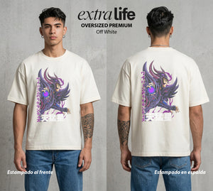 Los Caballeros del Cosmos | El Meteor del Cosmos #03848 - Playera Oversized Premium | Off White - Foto en modelo