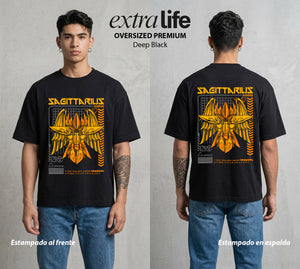 Los Caballeros del Cosmos | El Meteor del Cosmos #03852 - Playera Oversized Premium | Deep Black - Foto en modelo