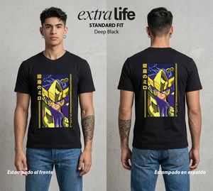 Los Caballeros del Cosmos | El Meteor del Cosmos #03855 - Playera Standard Fit | Deep Black - Foto en modelo