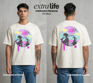 El Espadachin Errante | El Caos y el Orden Samurai #03879 - Playera Oversized Premium | Off White - Foto en modelo