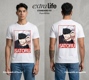 El Arte de las Maldiciones | Los Seis Ojos del Maestro #03894 - Playera Standard Fit | Pure White - Foto en modelo