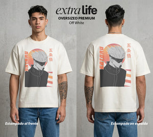 El Arte de las Maldiciones | Los Seis Ojos del Maestro #03900 - Playera Oversized Premium | Off White - Foto en modelo