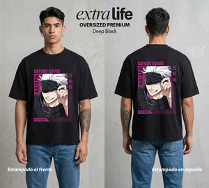 El Arte de las Maldiciones | Los Seis Ojos del Maestro #03914 - Playera Oversized Premium | Deep Black - Foto en modelo