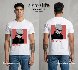 El Arte de las Maldiciones | El Infinito del Bien #03925 - Playera Standard Fit | Pure White - Foto en modelo