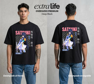 Las Agujas del Destino | La Cima del Orden #03944 - Playera Oversized Premium | Deep Black - Foto en modelo