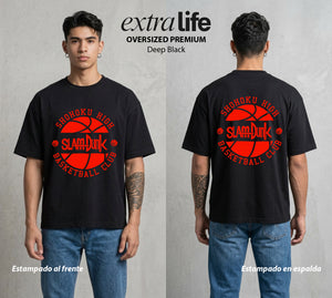 La Cancha del Destino | El Club del Bien #04038 - Playera Oversized Premium | Deep Black - Foto en modelo