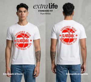 La Cancha del Destino | El Club del Bien #04038 - Playera Standard Fit | Pure White - Foto en modelo