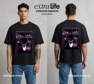 El Cazador Solitario | El Renacimiento del Bien #04043 - Playera Oversized Premium | Deep Black - Foto en modelo
