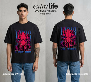El Cazador Solitario | El Caballero del Rey #04044 - Playera Oversized Premium | Deep Black - Foto en modelo
