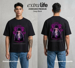 El Cazador Solitario | El Mas Debil al Mas Fuerte #04050 - Playera Oversized Premium | Deep Black - Foto en modelo