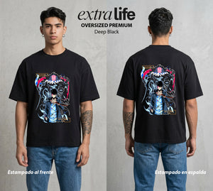 El Cazador Solitario | La Sombra del Corazon #04053 - Playera Oversized Premium | Deep Black - Foto en modelo