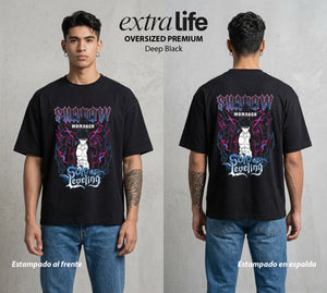 El Cazador Solitario | El Monarca de las Sombras #04054 - Playera Oversized Premium | Deep Black - Foto en modelo