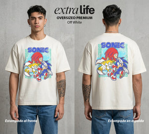 La Velocidad del Erizo | El Trio de la Velocidad #04076 - Playera Oversized Premium | Off White - Foto en modelo
