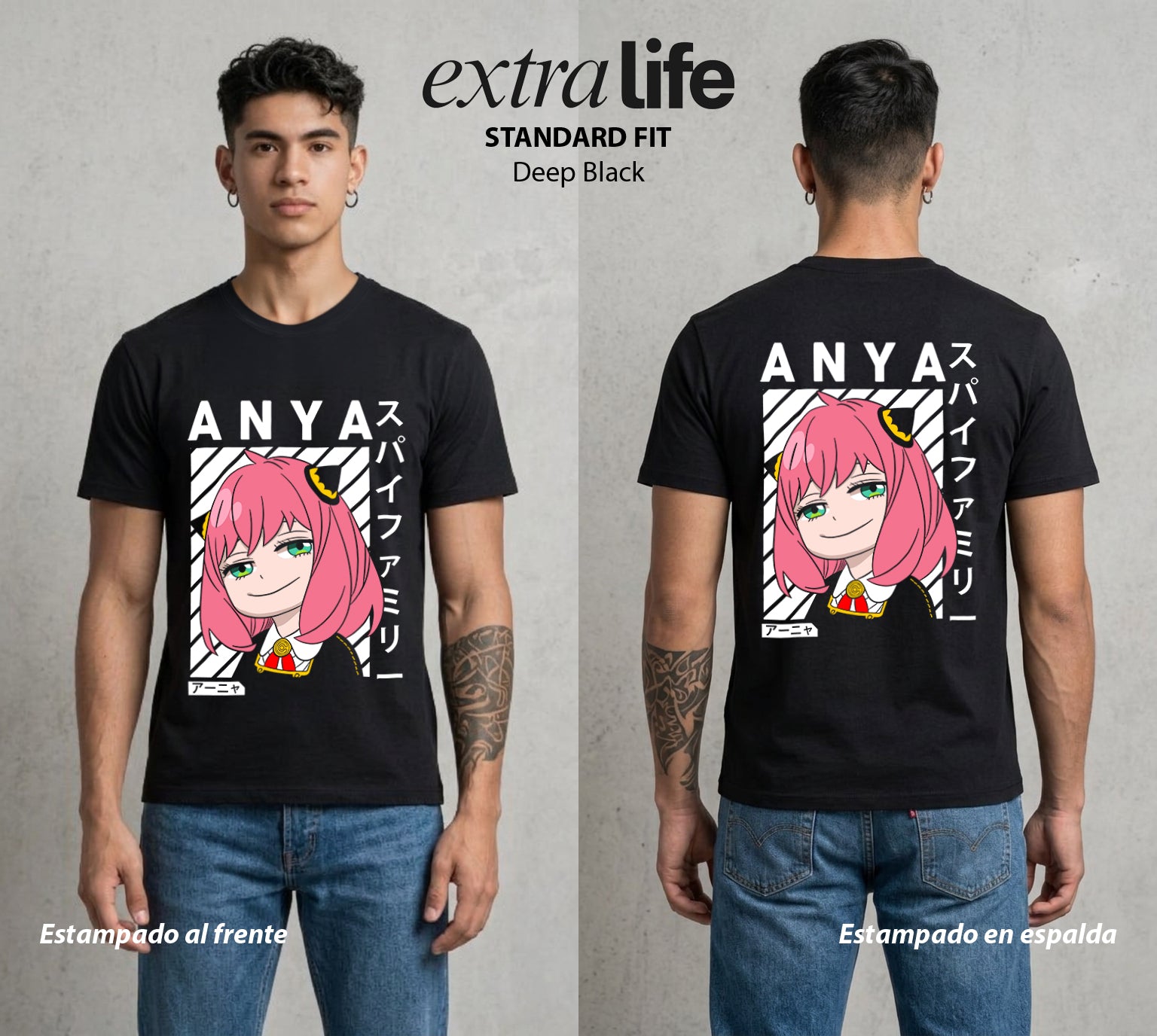 Familia de Operativos | La Espia del Jardin #04117 - Playera Standard Fit | Deep Black - Foto en modelo