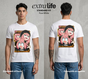 Familia de Operativos | La Espia del Jardin #04131 - Playera Standard Fit | Pure White - Foto en modelo