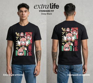 Familia de Operativos | La Espia del Jardin #04140 - Playera Standard Fit | Deep Black - Foto en modelo