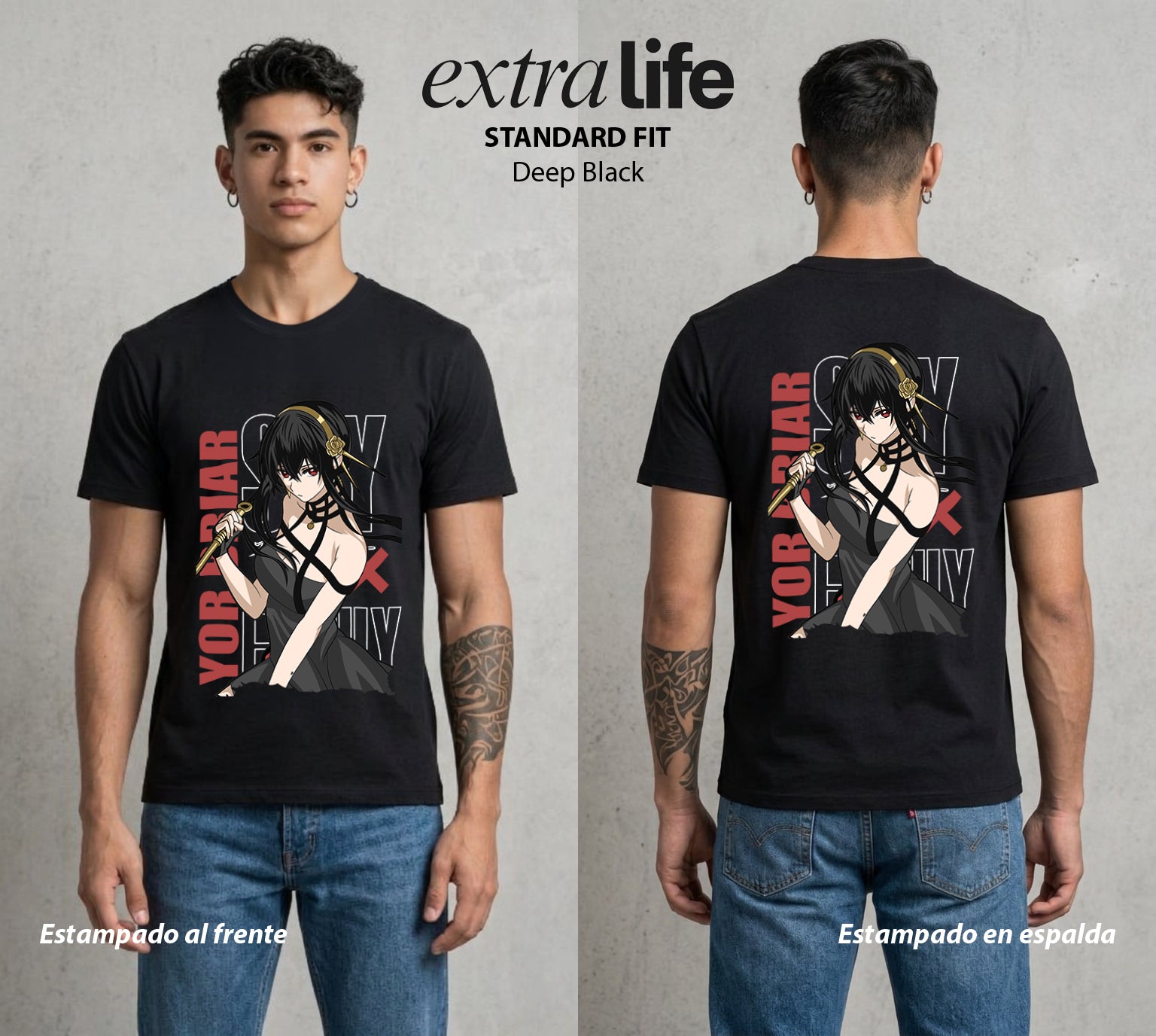 Familia de Operativos | La Asesina con Corazon #04178 - Playera Standard Fit | Deep Black - Foto en modelo