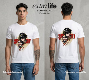 Familia de Operativos | La Madre Asesina #04183 - Playera Standard Fit | Pure White - Foto en modelo