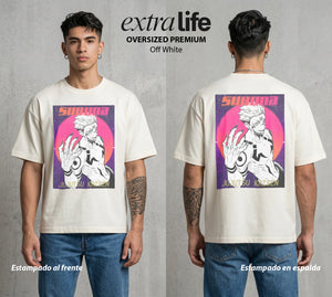 El Arte de las Maldiciones | El Rey de las Maldiciones #04209 - Playera Oversized Premium | Off White - Foto en modelo